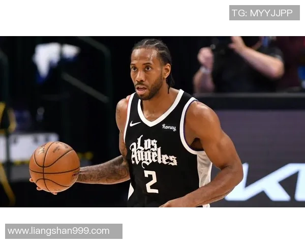 马刺与鹈鹕激战11月20日赛场精彩瞬间回顾与分析